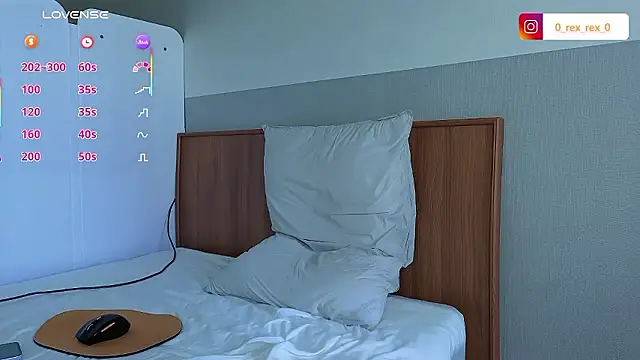 Snapshot of Doh728 chatting on October 2025 12:53:01 AM Doh728 online show from October 2025 12:53:01 AM