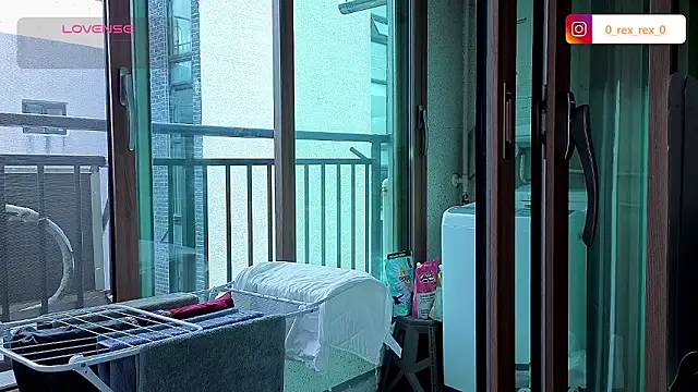 Snapshot of Doh728 chatting on October 2025 01:28:01 AM Doh728 online show from October 2025 01:28:01 AM