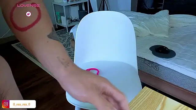 Snapshot of Doh728 chatting on November 2025 12:53:02 AM Doh728 online show from November 2025 12:53:02 AM