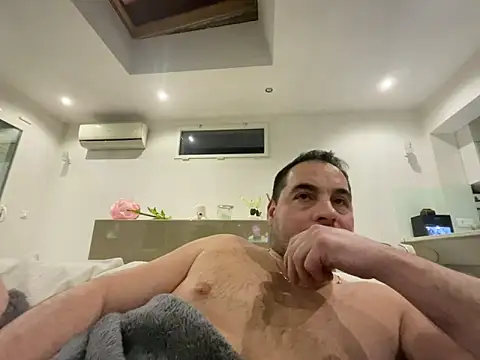 Snapshot of justeqqun chatting on January 2026 05:28:02 PM justeqqun online show from January 2026 05:28:02 PM