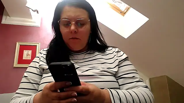 Wetandnaughtyxx online show from April 2026 06:30:01 AM