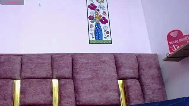 VICTORIAHANK  online show from April 2026 07:08:01 PM