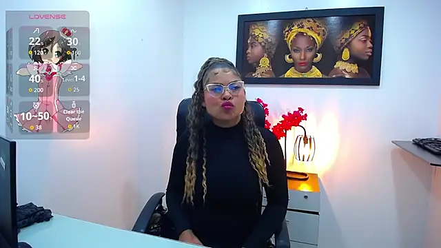 CamiilaReyes online show from October 2025 01:32:01 PM