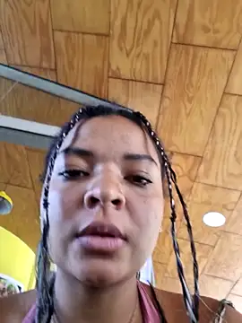 SamanthaMilann online show from April 2026 06:49:02 PM