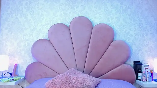 ElhaThomson online show from November 2025 09:36:02 PM