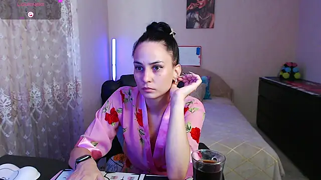 Kriss brunette 5 online show from July 2026 07:34:01 AM
