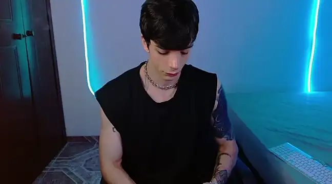 H3ll B0I online show from February 2025 01:30:02 AM