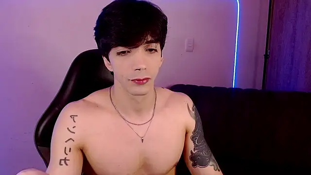 Snapshot of H3ll_B0I chatting on May 2026 06:21:03 AM H3ll B0I online show from May 2026 06:21:03 AM