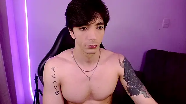 Snapshot of H3ll_B0I chatting on May 2026 05:59:02 AM H3ll B0I online show from May 2026 05:59:02 AM