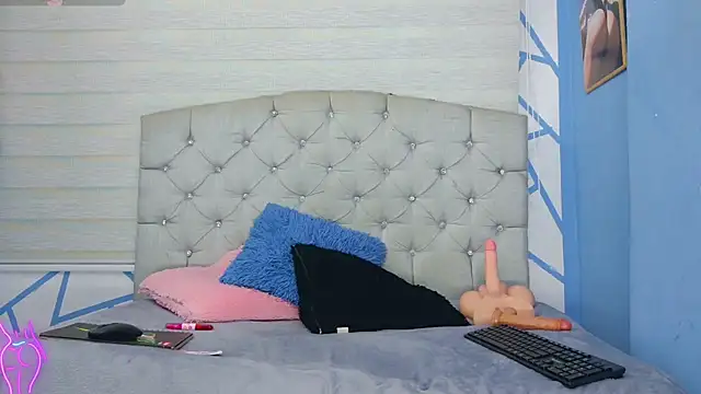 valeria  rouse online show from November 2025 09:36:01 PM