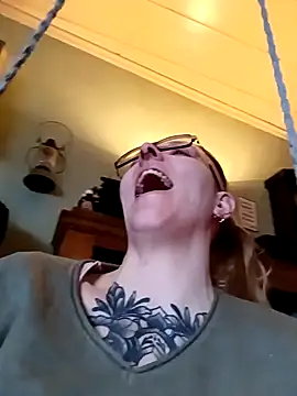 Snapshot of Astrid-Gilbert chatting on February 2025 04:08:01 PM Astrid-Gilbert online show from February 2025 04:08:01 PM