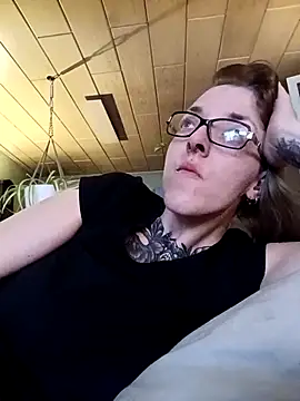 Snapshot of Astrid-Gilbert chatting on February 2025 09:42:02 PM Astrid-Gilbert online show from February 2025 09:42:02 PM