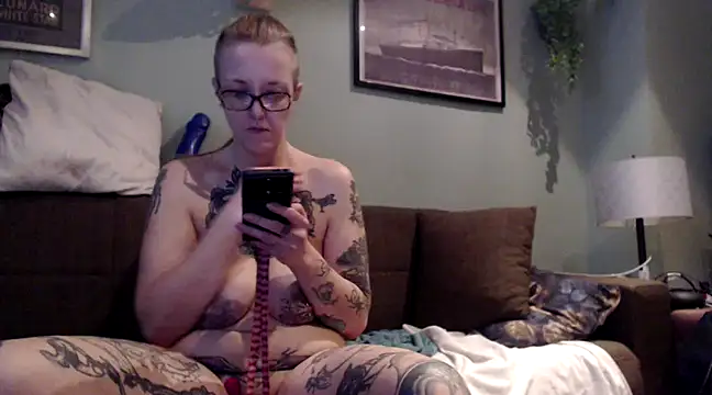 Snapshot of Astrid-Gilbert chatting on February 2025 08:47:01 PM Astrid-Gilbert online show from February 2025 08:47:01 PM