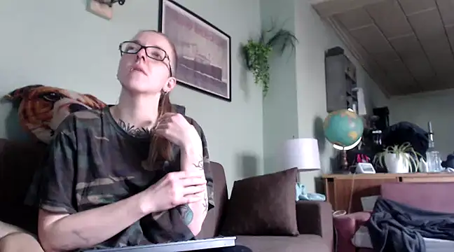 Snapshot of Astrid-Gilbert chatting on February 2025 12:03:02 PM Astrid-Gilbert online show from February 2025 12:03:02 PM