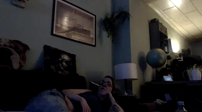 Snapshot of Astrid-Gilbert chatting on March 2025 12:20:01 AM Astrid-Gilbert online show from March 2025 12:20:01 AM