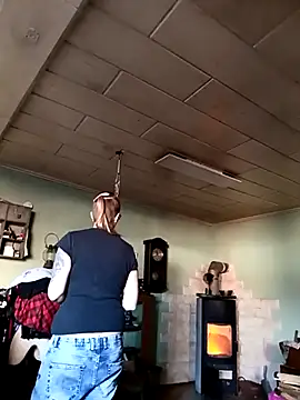 Snapshot of Astrid-Gilbert chatting on March 2025 10:52:01 AM Astrid-Gilbert online show from March 2025 10:52:01 AM