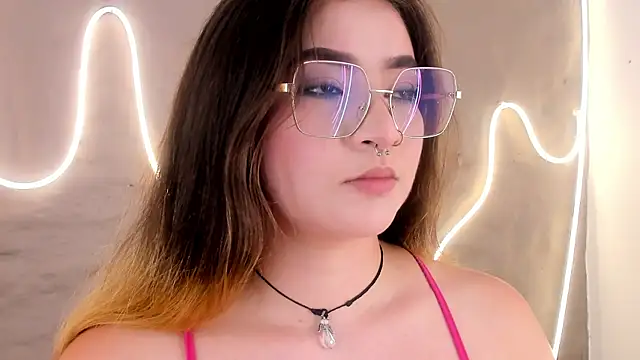 Shanntal  online show from March 2026 07:42:01 PM