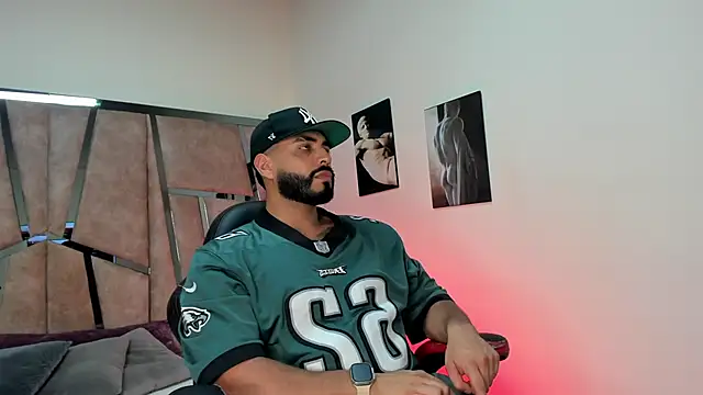 Snapshot of LeandroRusso chatting on February 2025 07:52:02 PM LeandroRusso online show from February 2025 07:52:02 PM