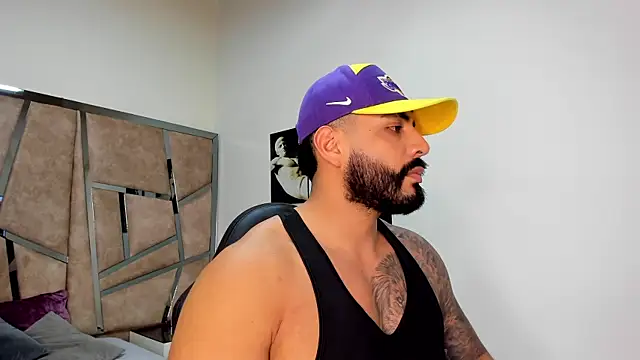 Snapshot of LeandroRusso chatting on March 2025 08:10:02 PM LeandroRusso online show from March 2025 08:10:02 PM