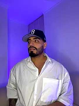 Snapshot of LeandroRusso chatting on September 2025 04:14:02 AM LeandroRusso online show from September 2025 04:14:02 AM