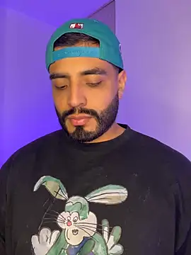 Snapshot of LeandroRusso chatting on September 2025 04:06:02 AM LeandroRusso online show from September 2025 04:06:02 AM