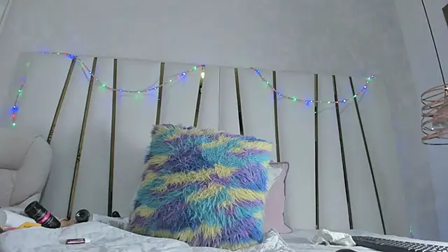 violet gray  online show from November 2025 10:04:02 AM