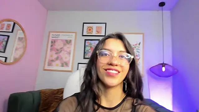 Snapshot of nina__dixon chatting on February 2025 02:50:02 AM nina dixon online show from February 2025 02:50:02 AM