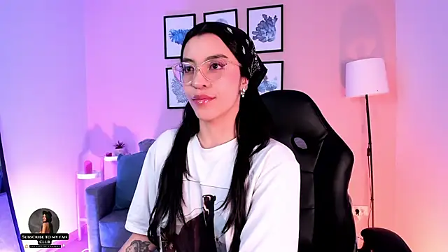 Snapshot of nina__dixon chatting on September 2025 08:08:01 PM nina dixon online show from September 2025 08:08:01 PM