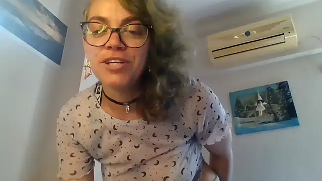 Ju-Hot online show from May 2026 01:39:01 PM