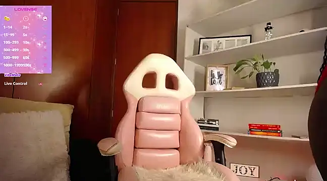 miaderail online show from December 2024 10:47:02 PM