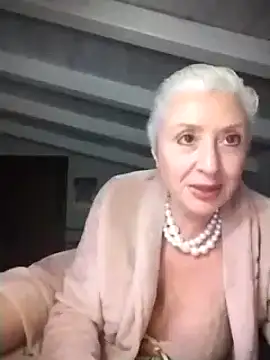 Snapshot of divinaerotica chatting on March 2025 05:34:02 PM divinaerotica online show from March 2025 05:34:02 PM