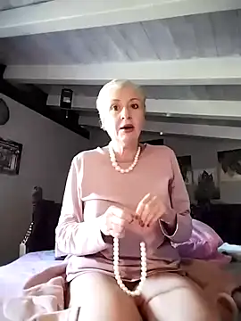 divinaerotica online show from February 2026 02:29:01 PM