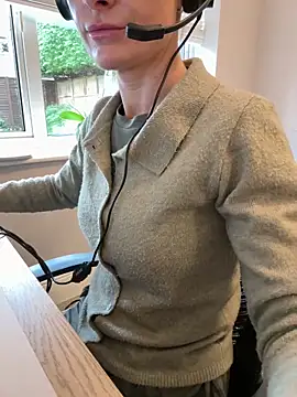 Phoebe Lily online show from October 2025 10:17:02 AM