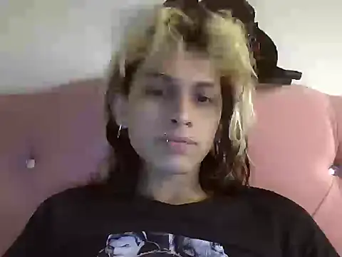 Snapshot of Olivia7u7 chatting on October 2025 06:08:01 PM Olivia7u7 online show from October 2025 06:08:01 PM
