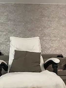 LillySquirtShot online show from April 2026 11:17:02 PM