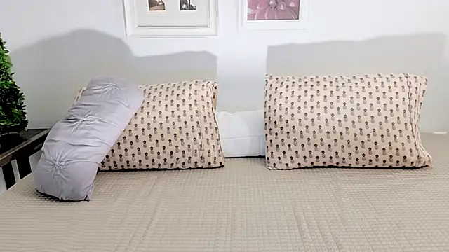 MilfRayne online show from April 2026 08:20:02 AM