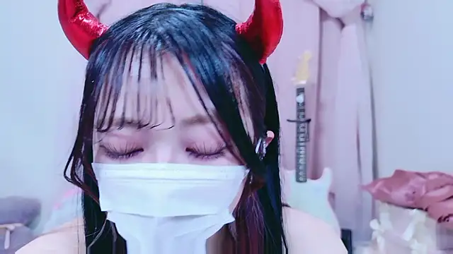 Megu-mimi online show from December 2025 01:42:01 PM