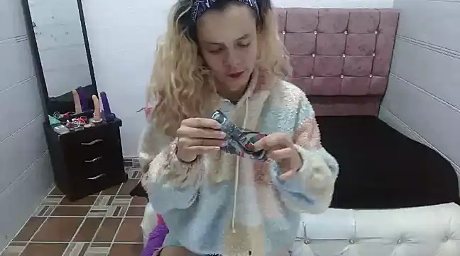 Ariasmithog online show from February 2025 09:32:02 AM