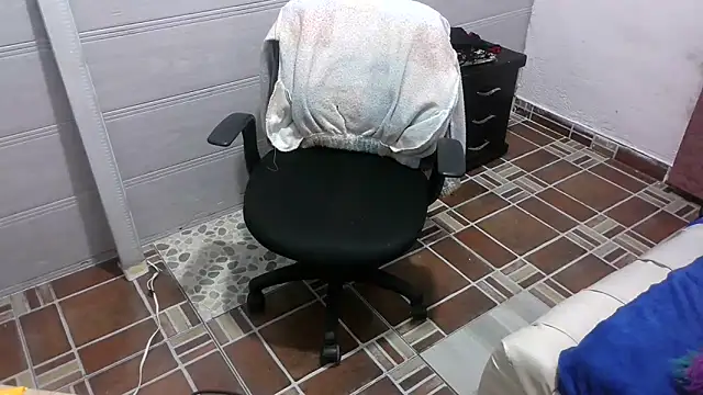 Ariasmithog online show from March 2025 08:07:02 AM