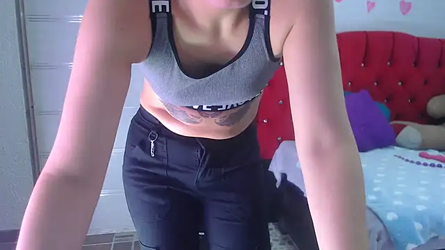 Ariasmithog online show from November 2025 01:12:02 PM