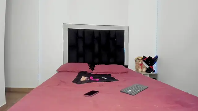 victoriacolin online show from February 2026 12:43:02 PM