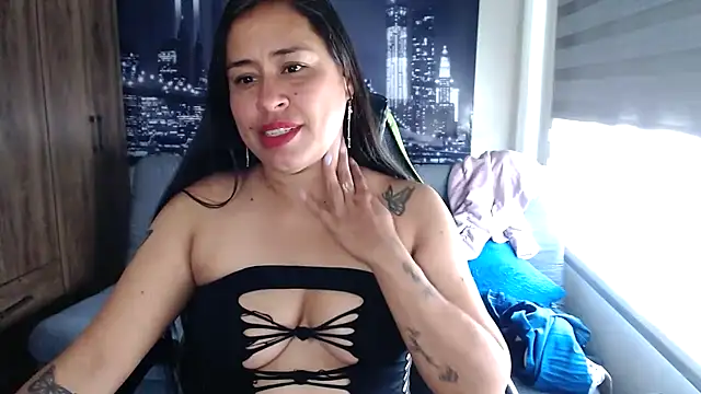 kamila lovee online show from November 2025 07:57:02 PM