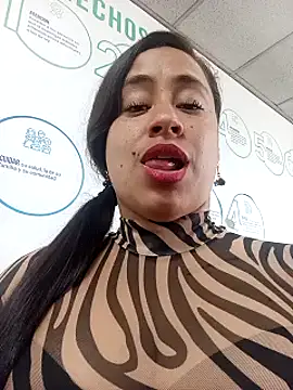 kamila lovee online show from November 2025 08:00:01 PM