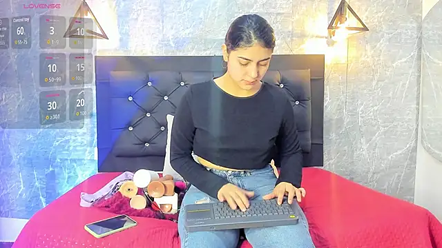 emberhodson online show from September 2025 10:58:02 AM