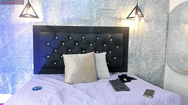 emberhodson online show from September 2025 11:34:02 AM