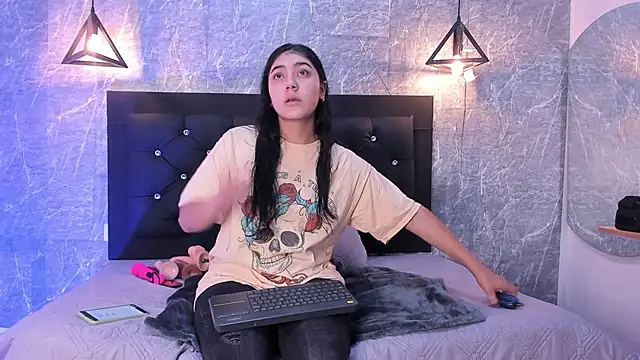 emberhodson online show from September 2025 10:40:01 AM