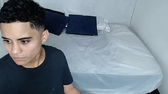 Liiamthompson online show from March 2025 04:08:02 AM