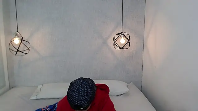 Liiamthompson online show from March 2025 08:43:02 PM