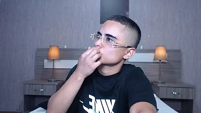 Liiamthompson online show from September 2025 11:10:01 AM