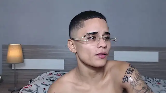 Liiamthompson online show from October 2025 10:35:01 AM